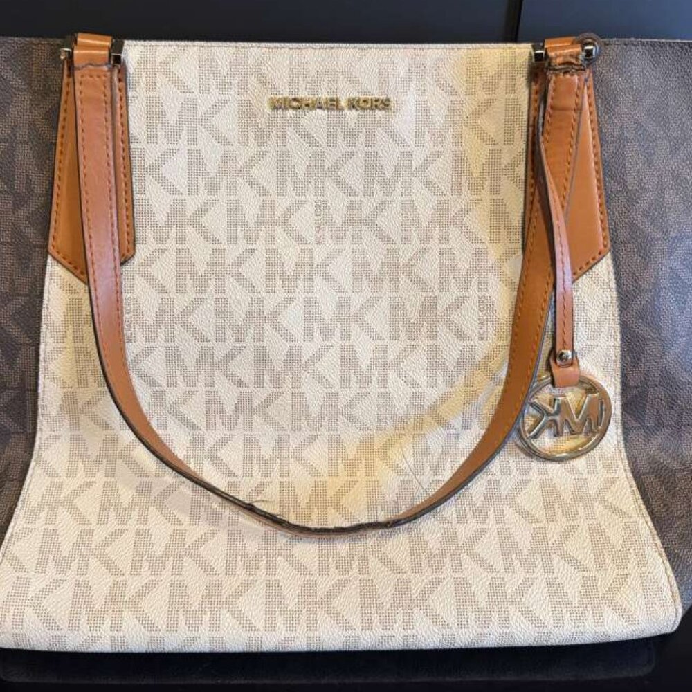 Michael Kors Jet Set Travel Logo Tote